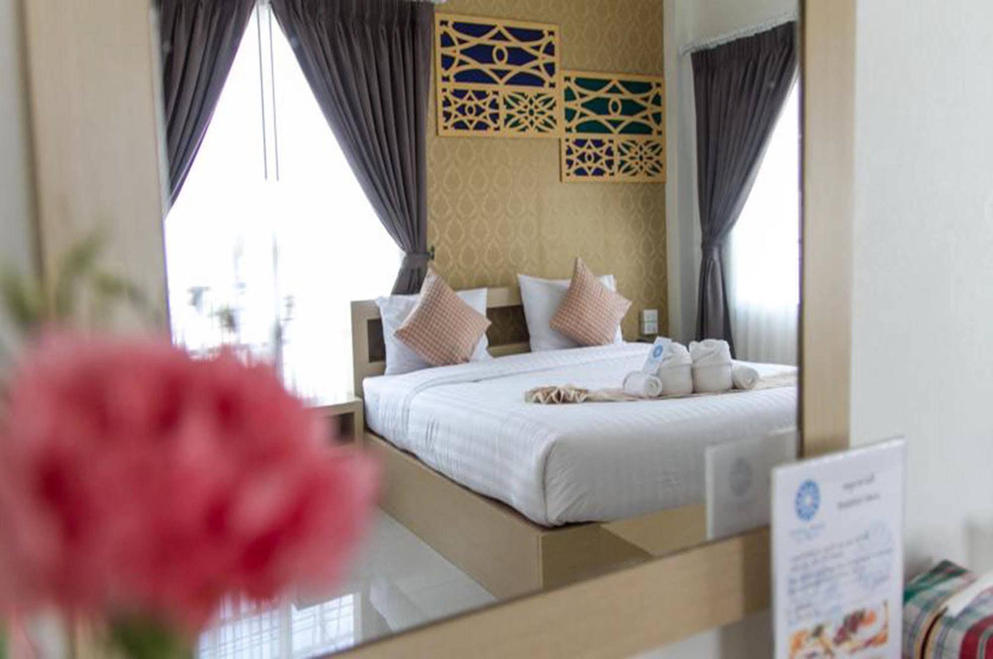 Crystal Nongkhai Hotel Nong Khai Esterno foto