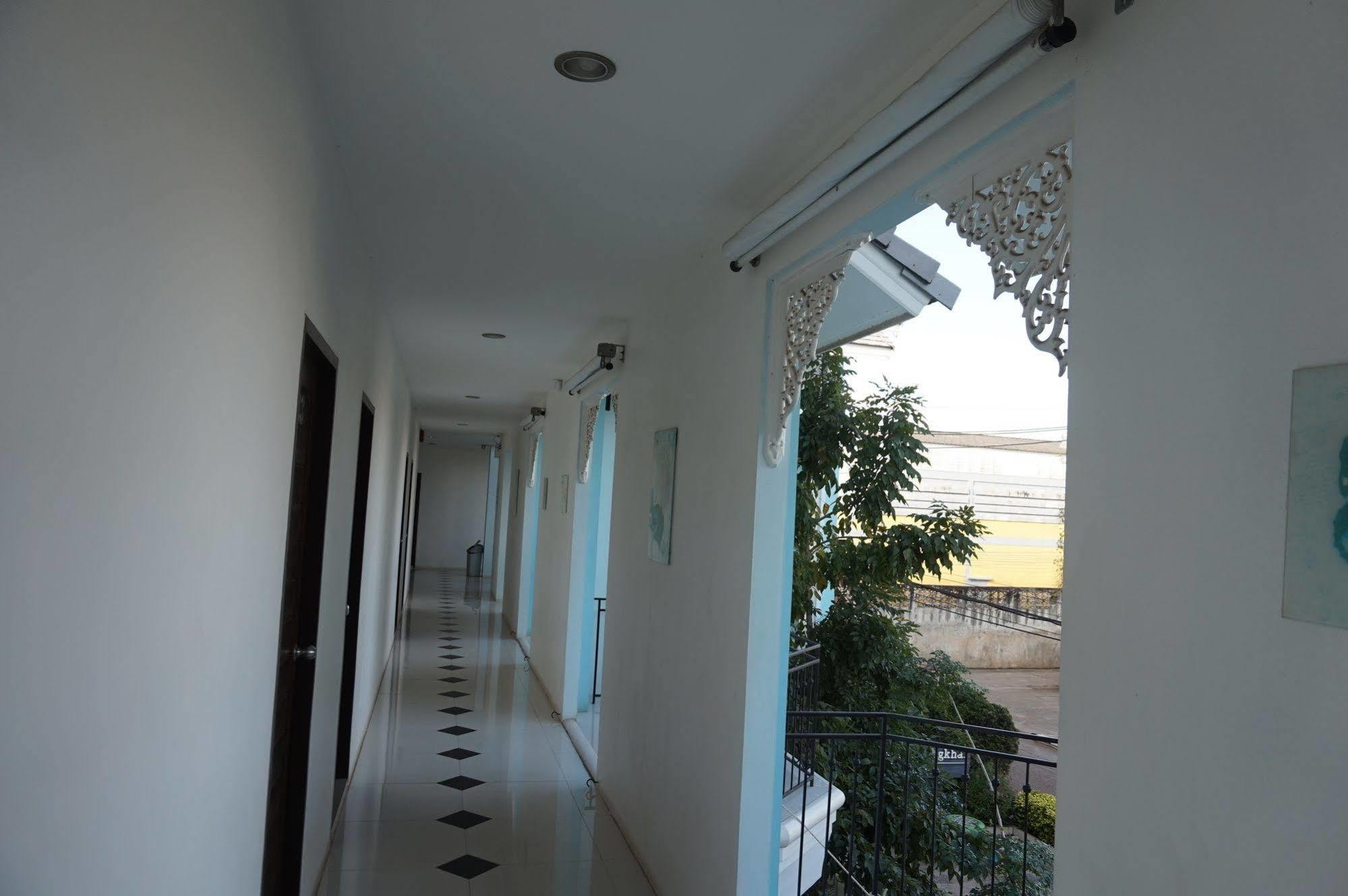 Crystal Nongkhai Hotel Nong Khai Esterno foto